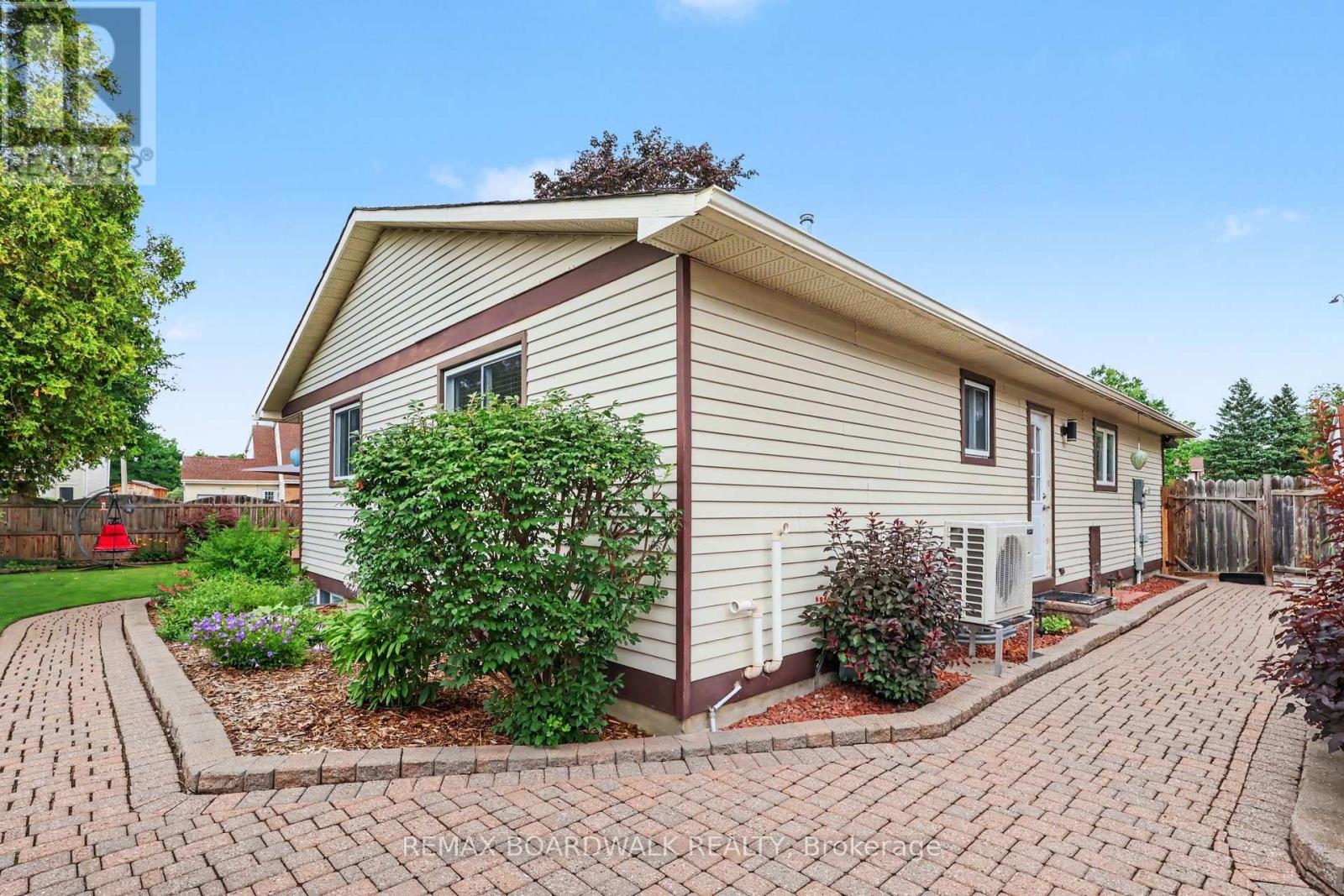 329 Pintail Terrace, Ottawa, Ontario  K1E 1Z9 - Photo 39 - X13627892