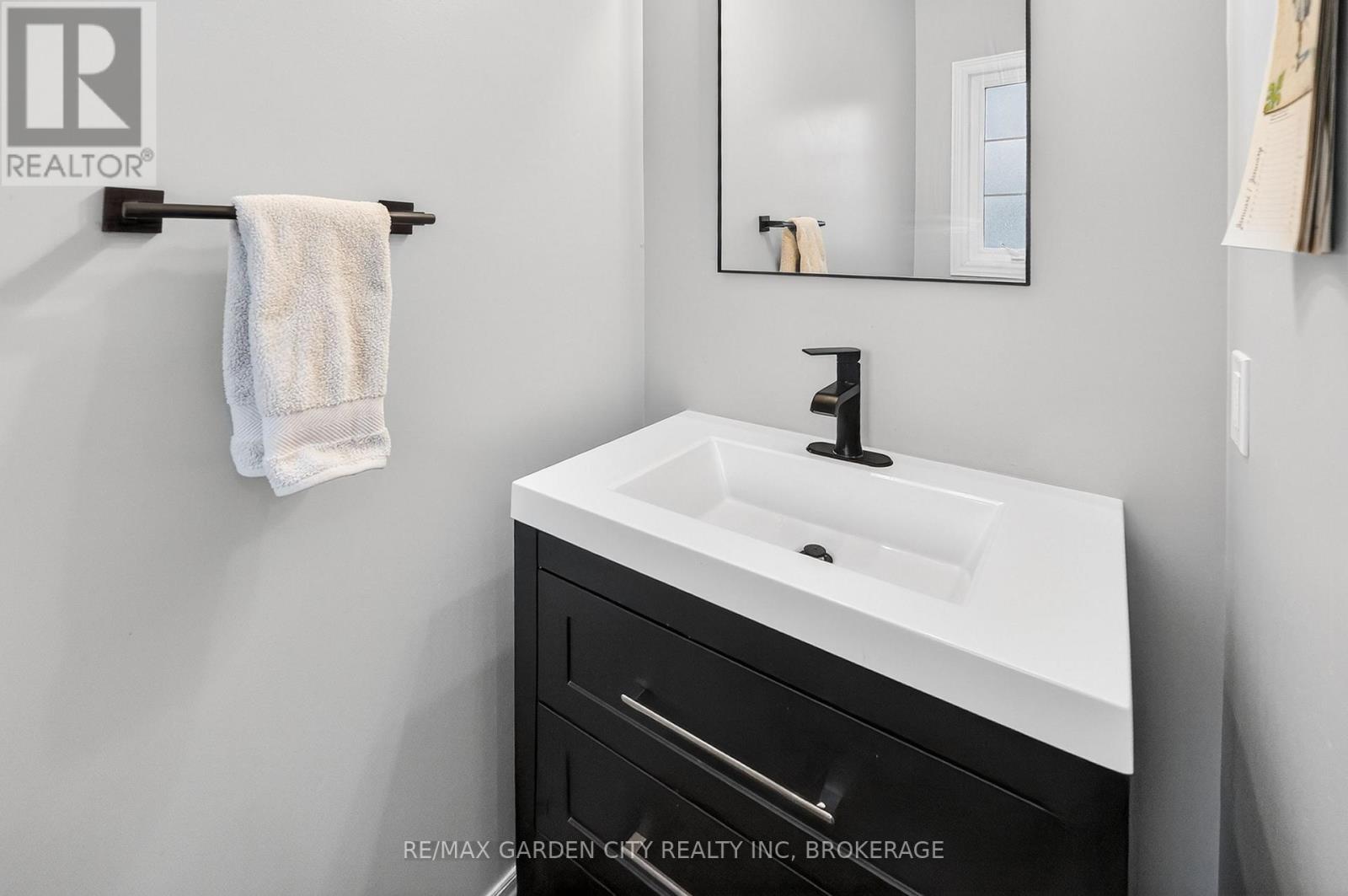 22 Riesling Drive, Niagara-On-The-Lake, Ontario  L0S 1J0 - Photo 4 - X13627900