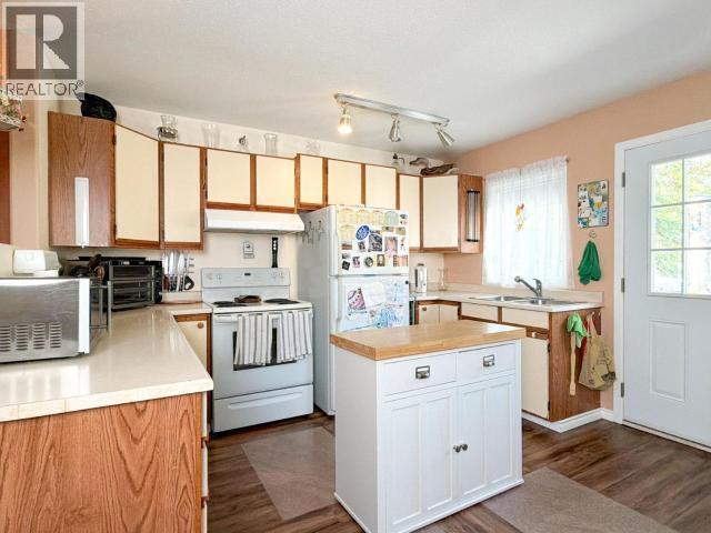 142 Rainbow Road, Whitehorse, Yukon  Y1A 5K1 - Photo 10 - 17569