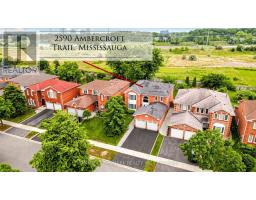 2590 AMBERCROFT TRAIL, Mississauga, Ontario