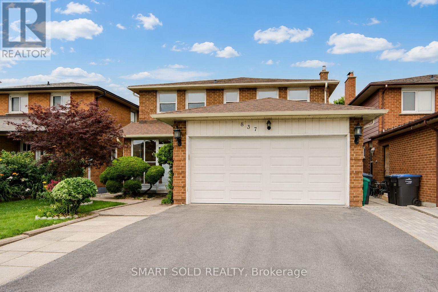 837 QUEENSBRIDGE DRIVE, Mississauga, Ontario