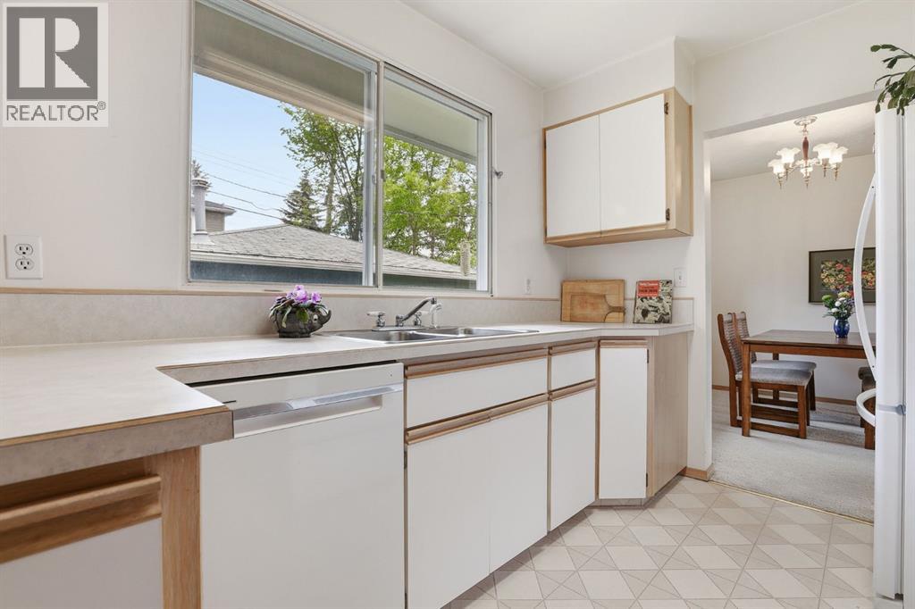 908 30 Avenue NW, Calgary, Alberta  T2K 0A1 - Photo 15 - A2332469
