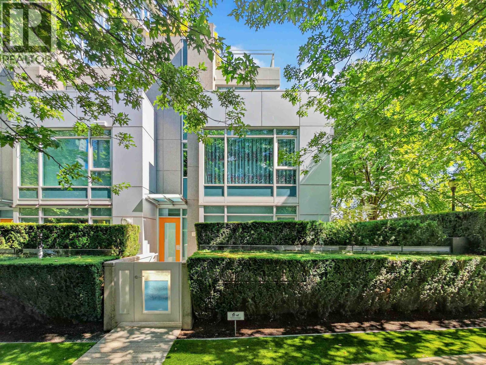 1211 W CORDOVA STREET, Vancouver, British Columbia