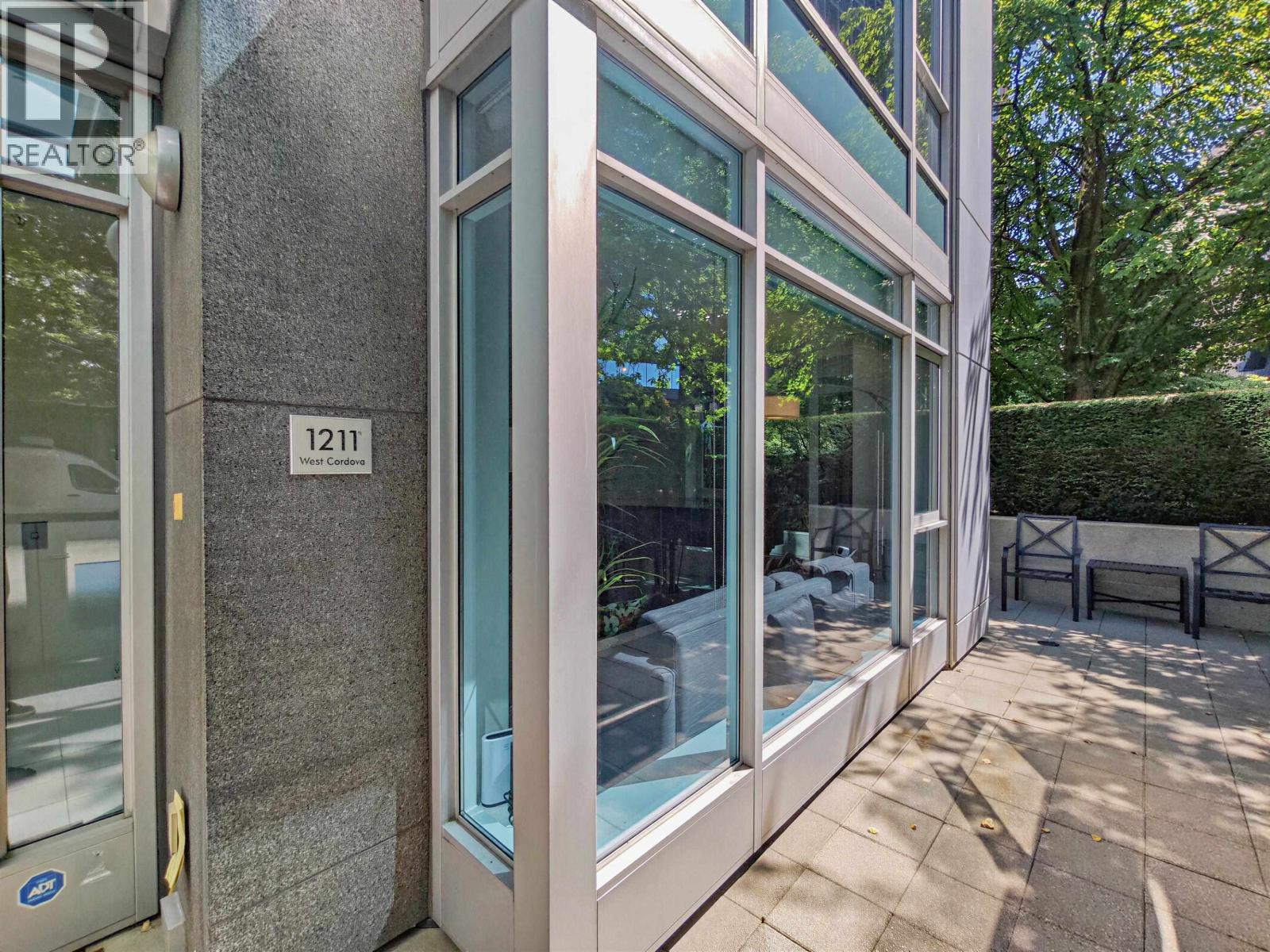 1211 W Cordova Street, Vancouver, British Columbia  V6C 3P9 - Photo 2 - R3151100