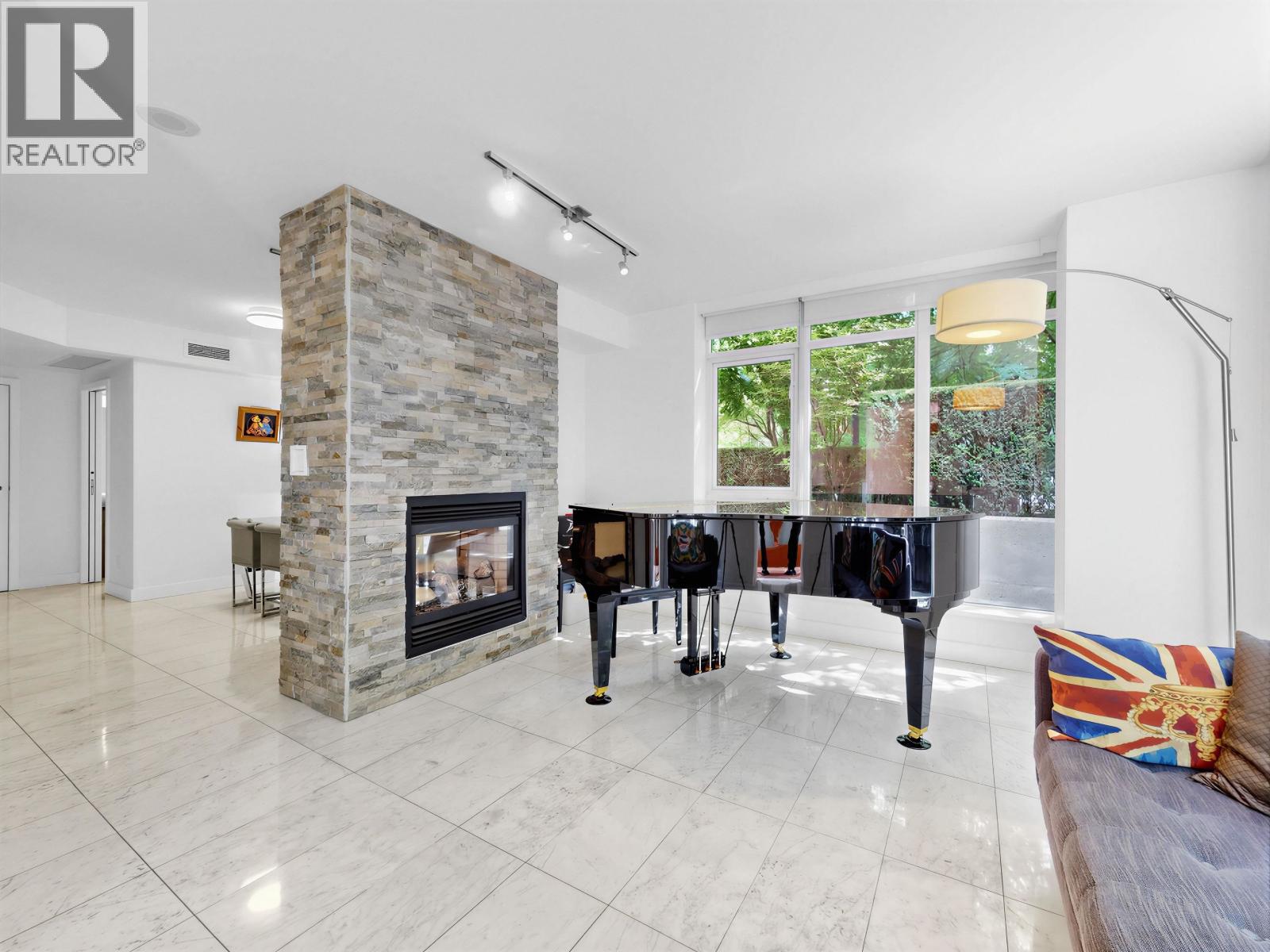 1211 W Cordova Street, Vancouver, British Columbia  V6C 3P9 - Photo 4 - R3151100