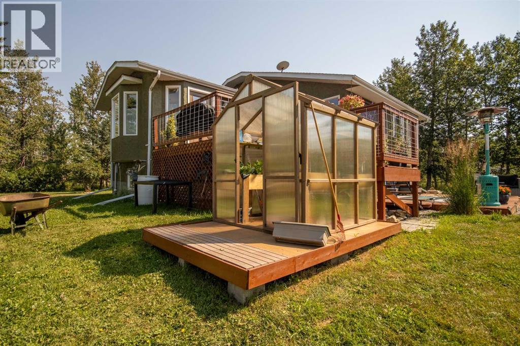 550 4 Avenue SW, Sundre, Alberta  T0M 1X0 - Photo 2 - A2333059
