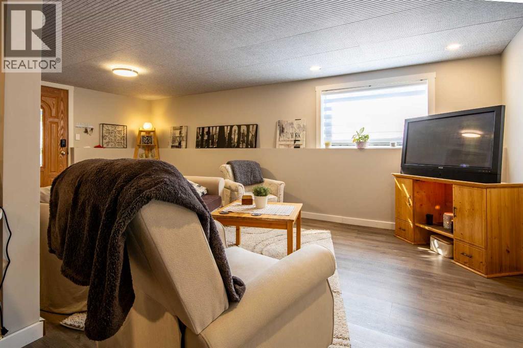 550 4 Avenue SW, Sundre, Alberta  T0M 1X0 - Photo 38 - A2333059