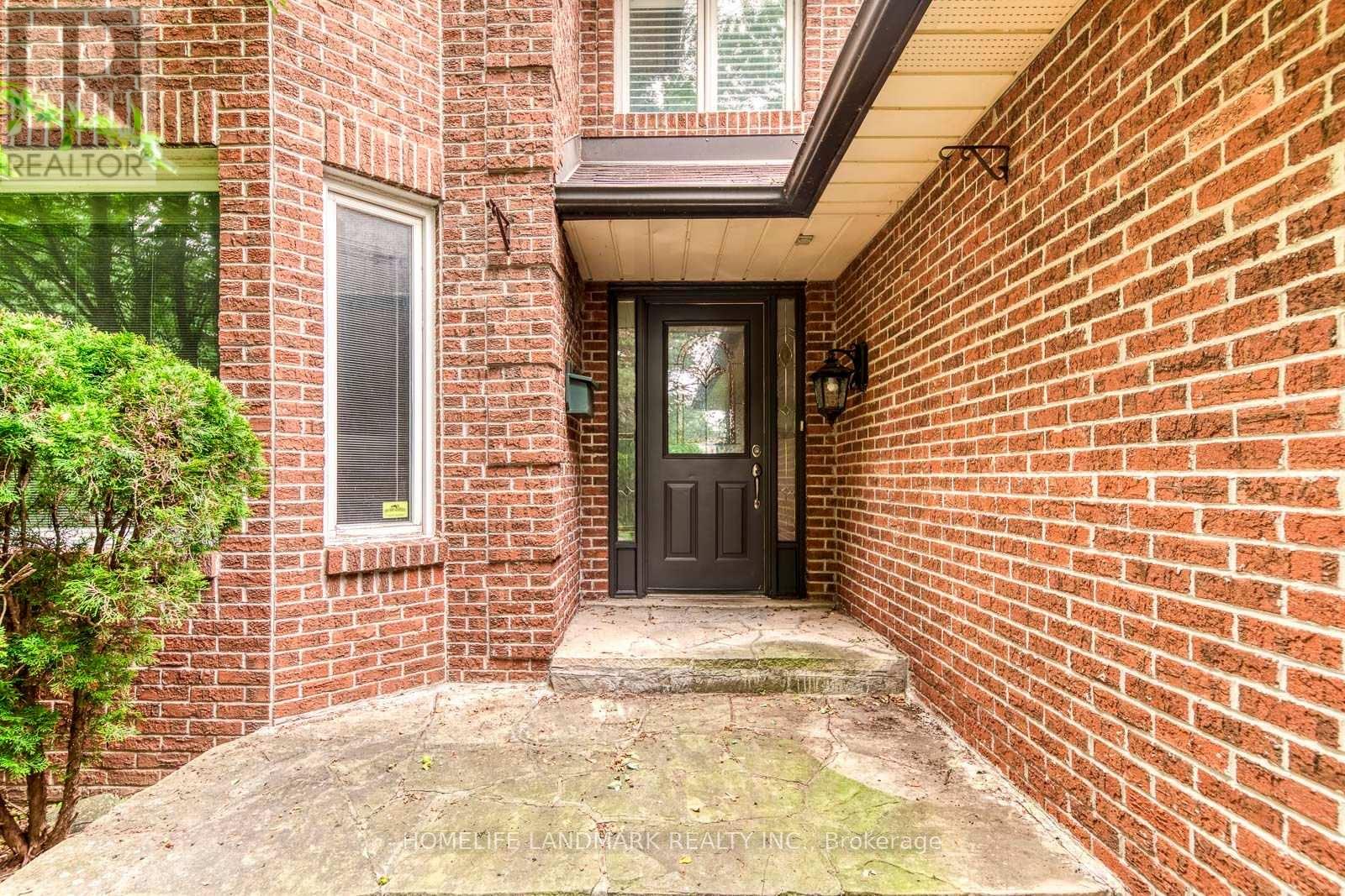 67 Cudmore Road, Oakville, Ontario  L6L 2Y4 - Photo 2 - W13523378