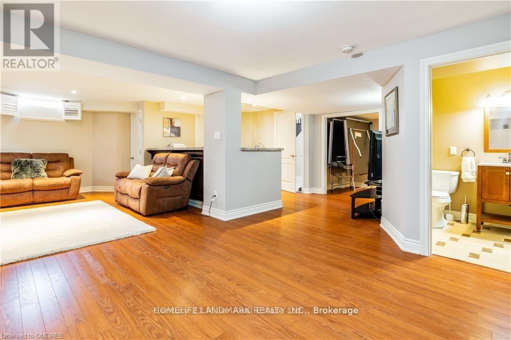 2384 Parkglen Avenue, Oakville, Ontario  L6M 4Y5 - Photo 2 - W13627962