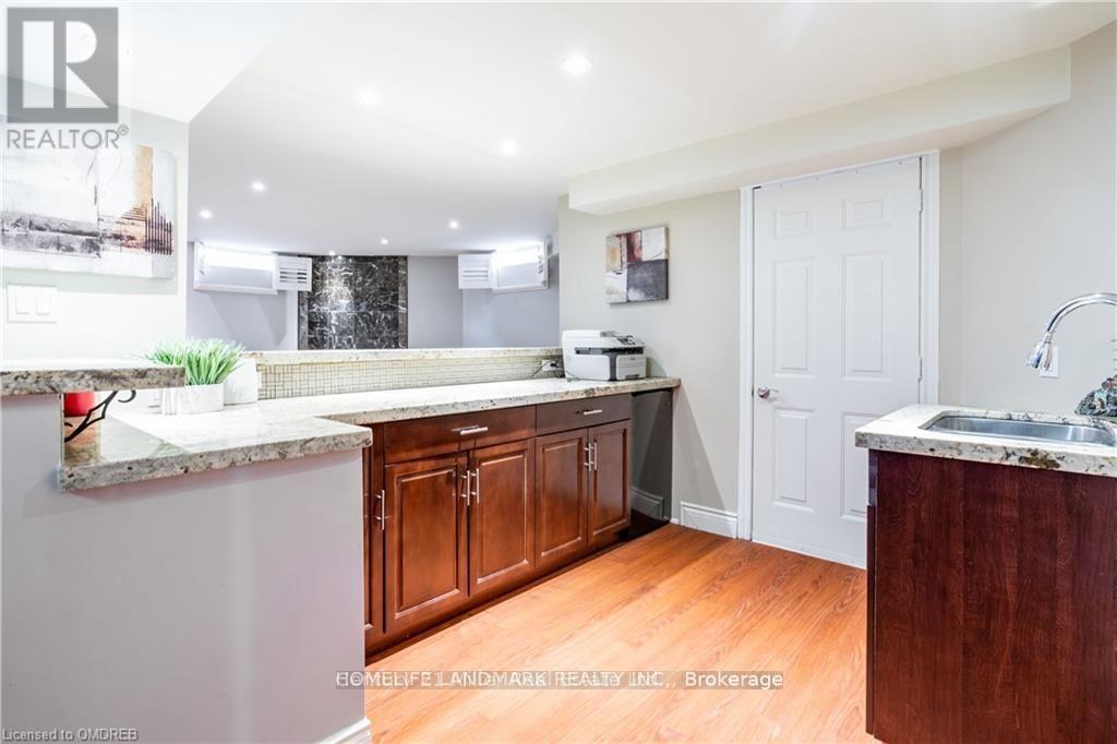 2384 Parkglen Avenue, Oakville, Ontario  L6M 4Y5 - Photo 5 - W13627962