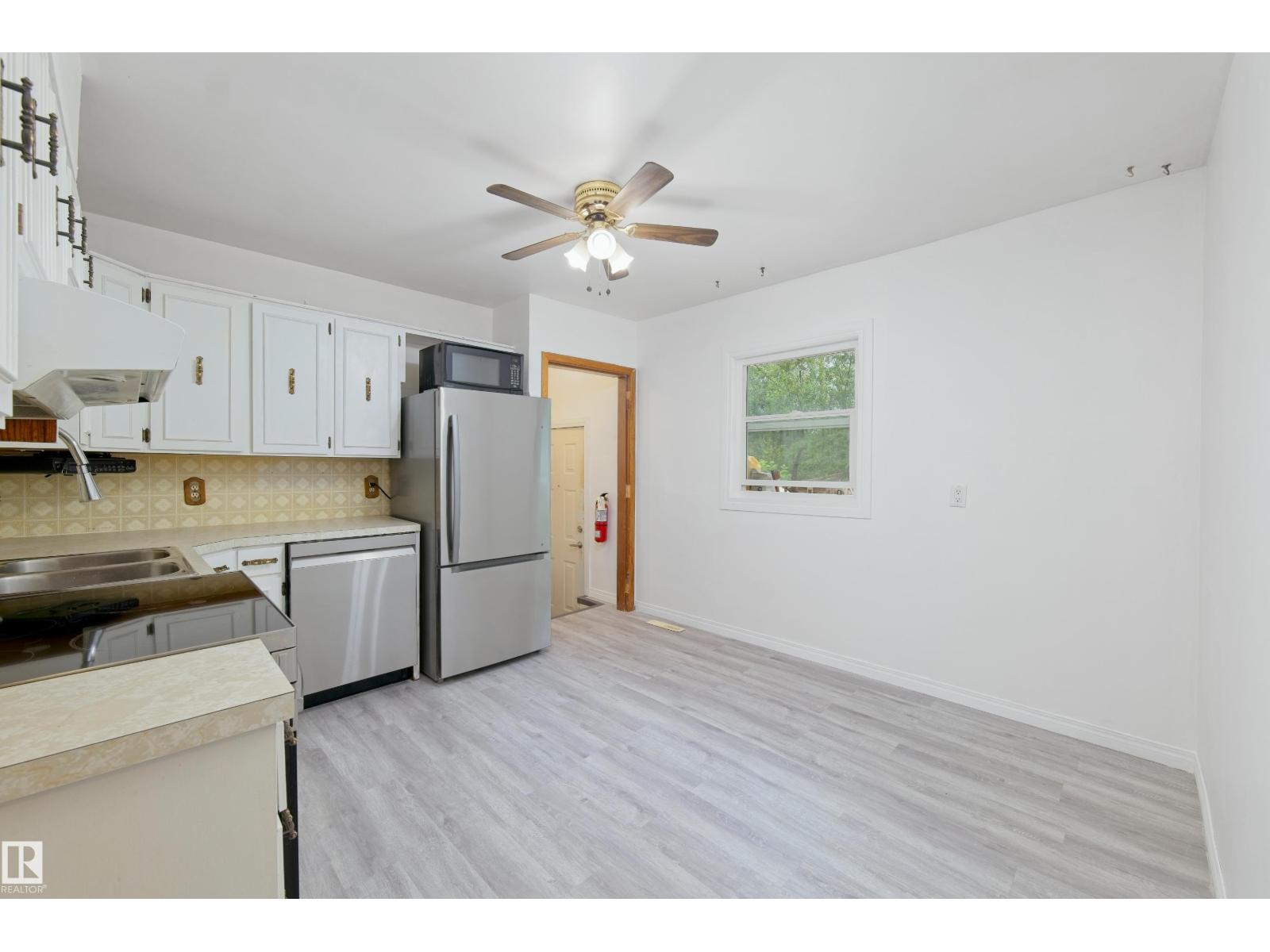 4510 55 Avenue, Barrhead, Alberta  T7N 1K1 - Photo 10 - E4501731