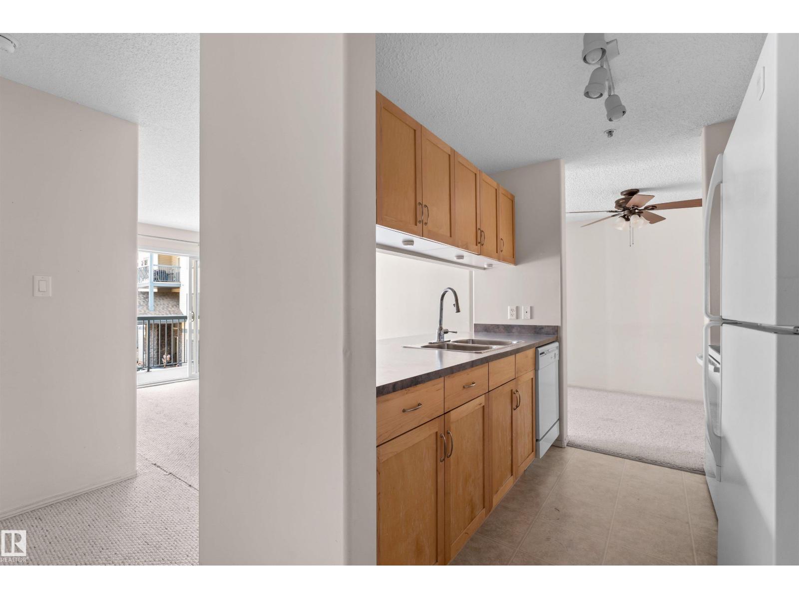 #224 16303 95 St NW, Edmonton, Alberta  T5Z 3V1 - Photo 4 - E4501733