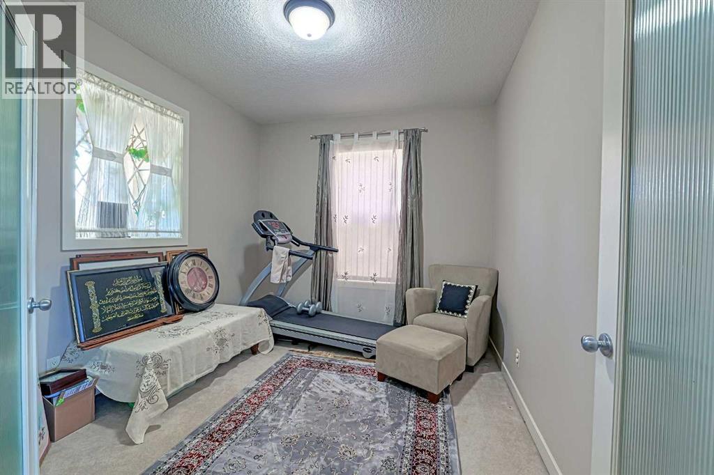 247 Pantego Way NW, Calgary, Alberta  T3K 0C2 - Photo 4 - A2310214