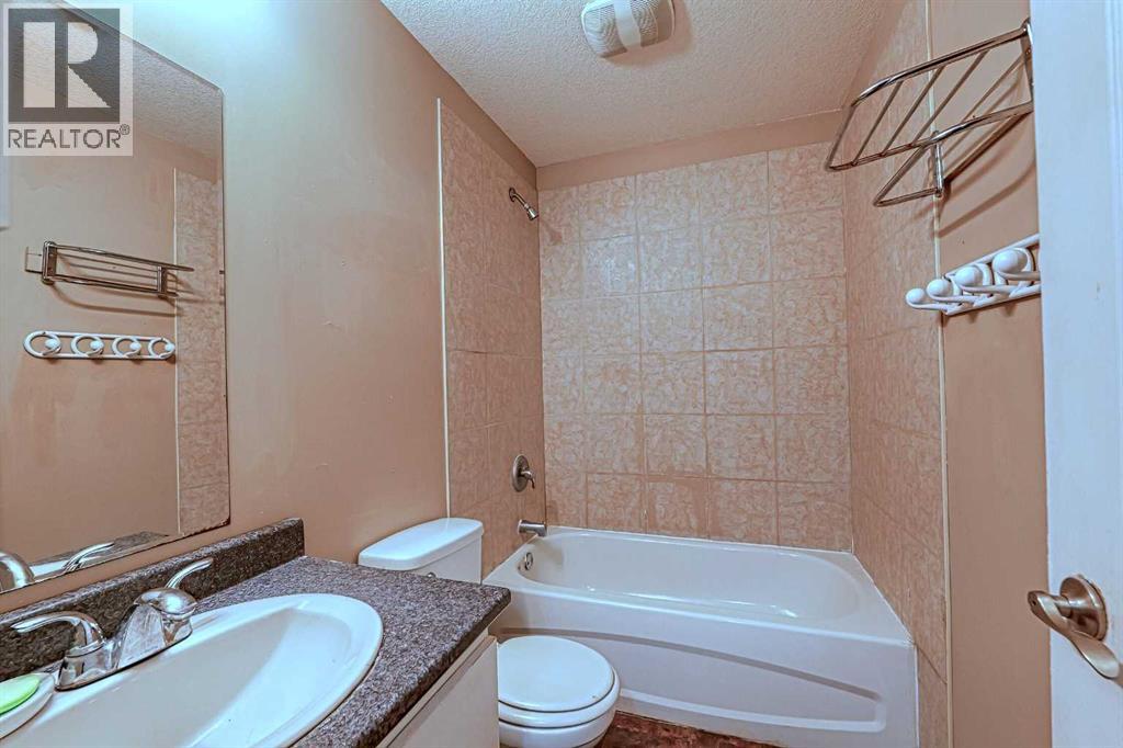 247 Pantego Way NW, Calgary, Alberta  T3K 0C2 - Photo 39 - A2310214