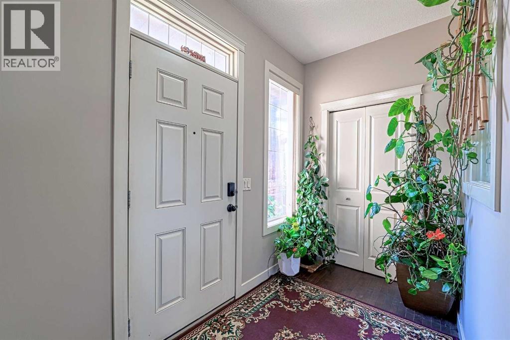 247 Pantego Way NW, Calgary, Alberta  T3K 0C2 - Photo 3 - A2310214