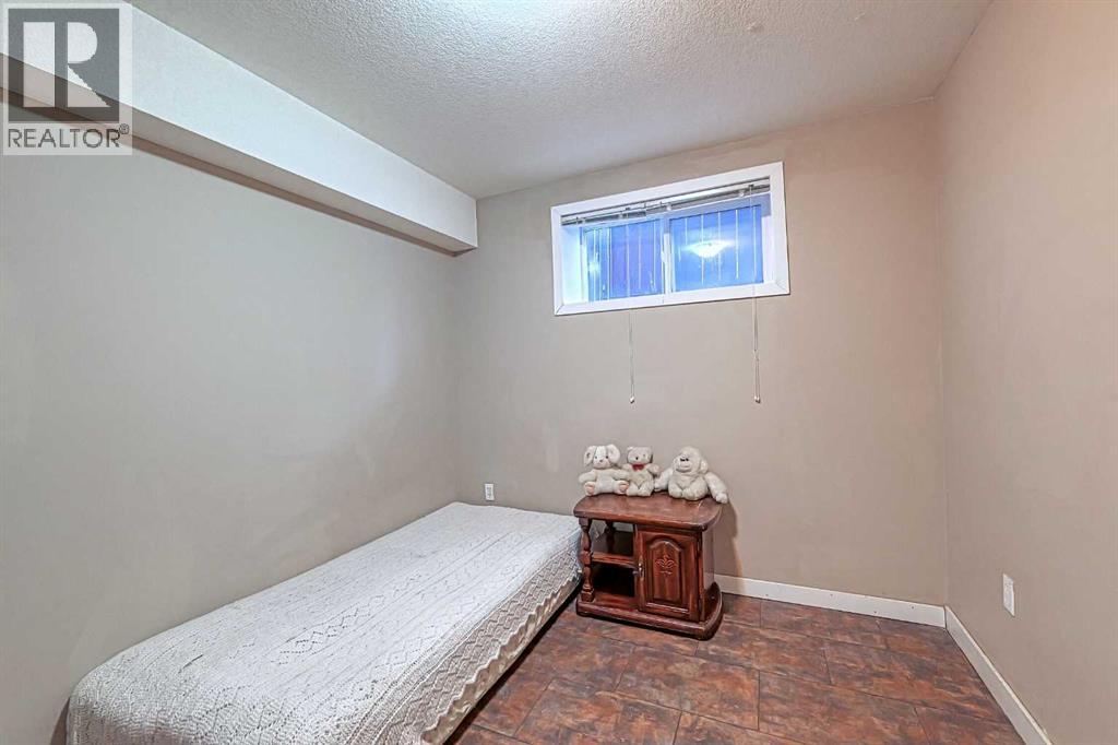 247 Pantego Way NW, Calgary, Alberta  T3K 0C2 - Photo 35 - A2310214
