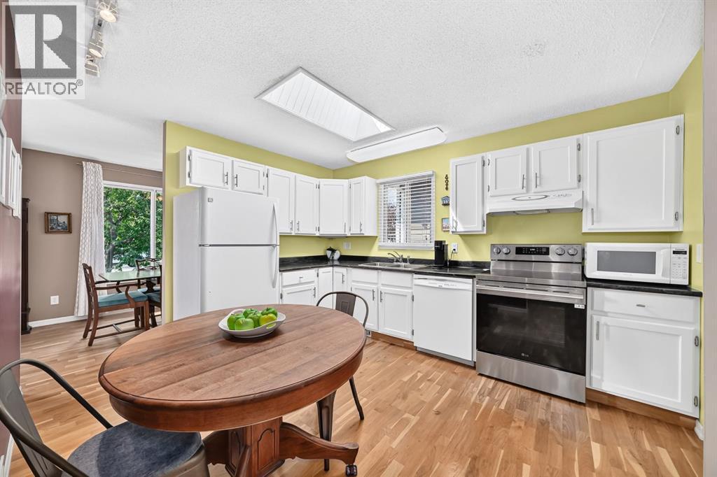 91 Templehill Drive NE, Calgary, Alberta  T1Y 4C4 - Photo 10 - A2332353