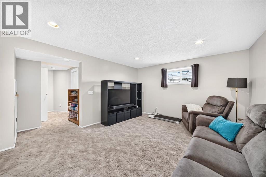 91 Templehill Drive NE, Calgary, Alberta  T1Y 4C4 - Photo 33 - A2332353