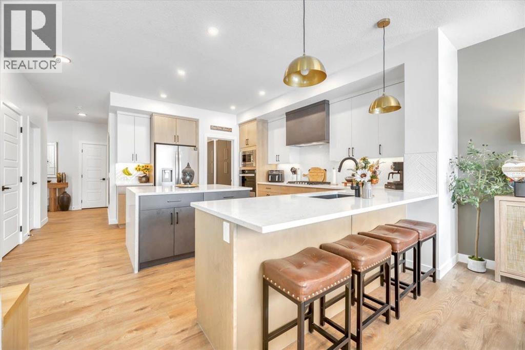 77 Versant Point SW, Calgary, Alberta  T2Z 0Z5 - Photo 2 - A2333907