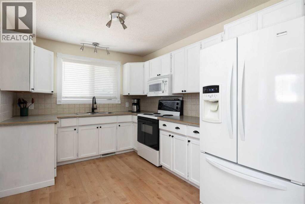 116 Rowan Street, Fort Mcmurray, Alberta  T9H 2Y5 - Photo 12 - A2324161