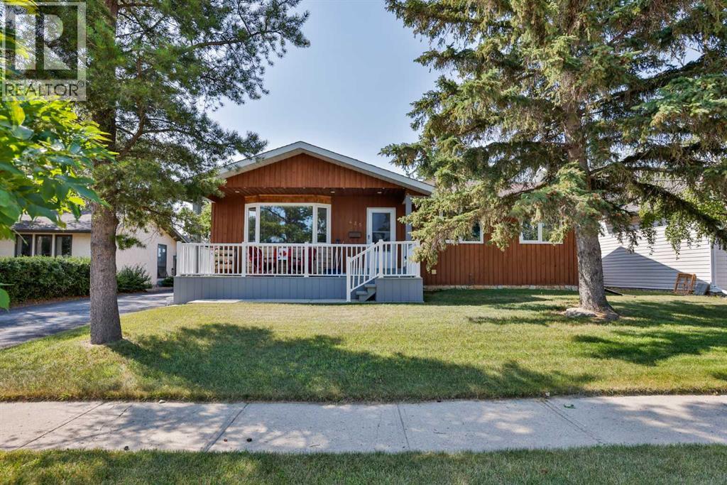 425 Cottonwood Drive, Vulcan, Alberta  T0L 2B0 - Photo 1 - A2333580