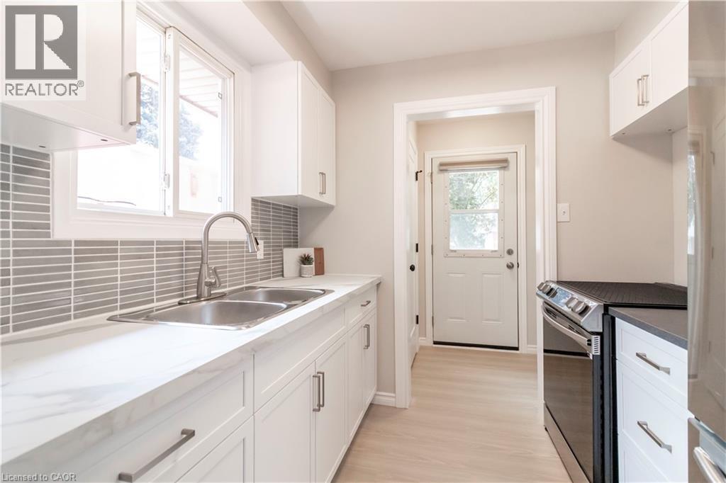 140 Arrowhead Crescent, Kitchener, Ontario  N2P 1B9 - Photo 12 - 40849399