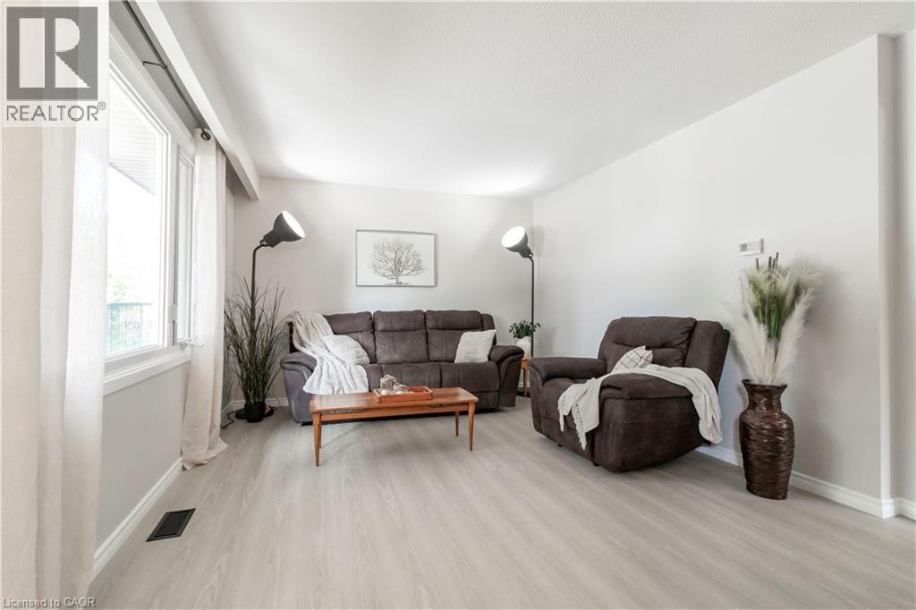 140 Arrowhead Crescent, Kitchener, Ontario  N2P 1B9 - Photo 9 - 40849399