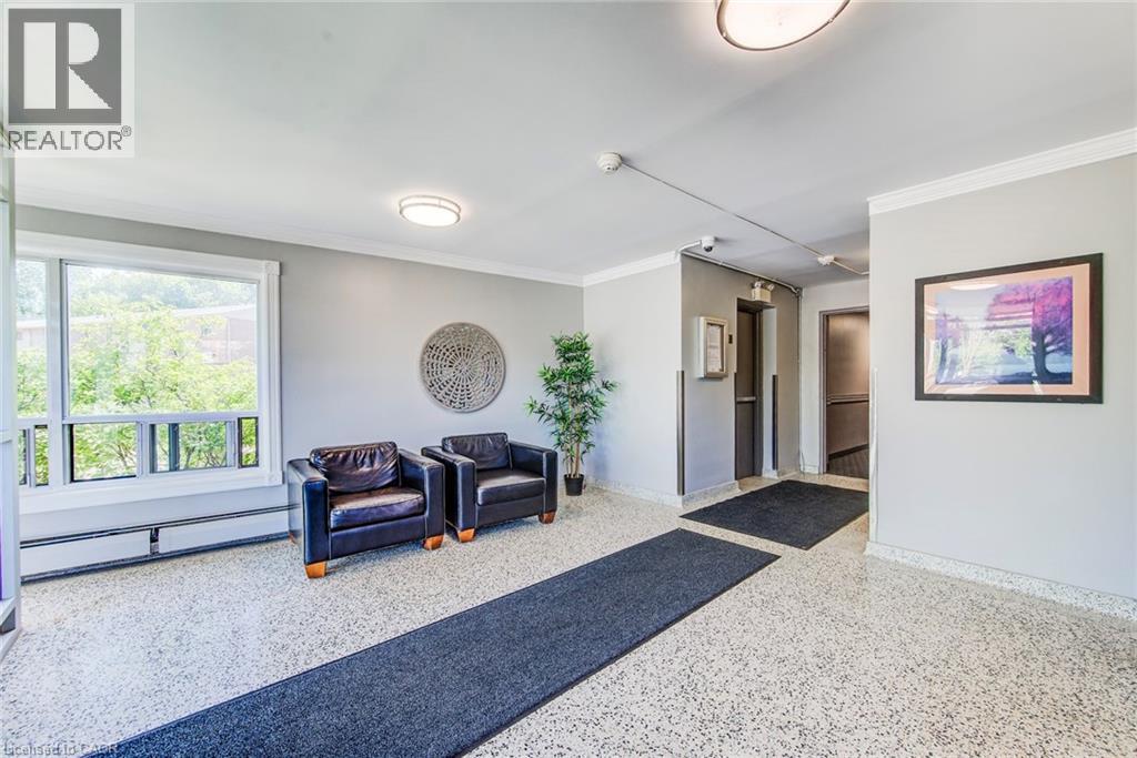 283 Fairway Road N Unit# 302, Kitchener, Ontario  N2A 2P1 - Photo 4 - 40835306