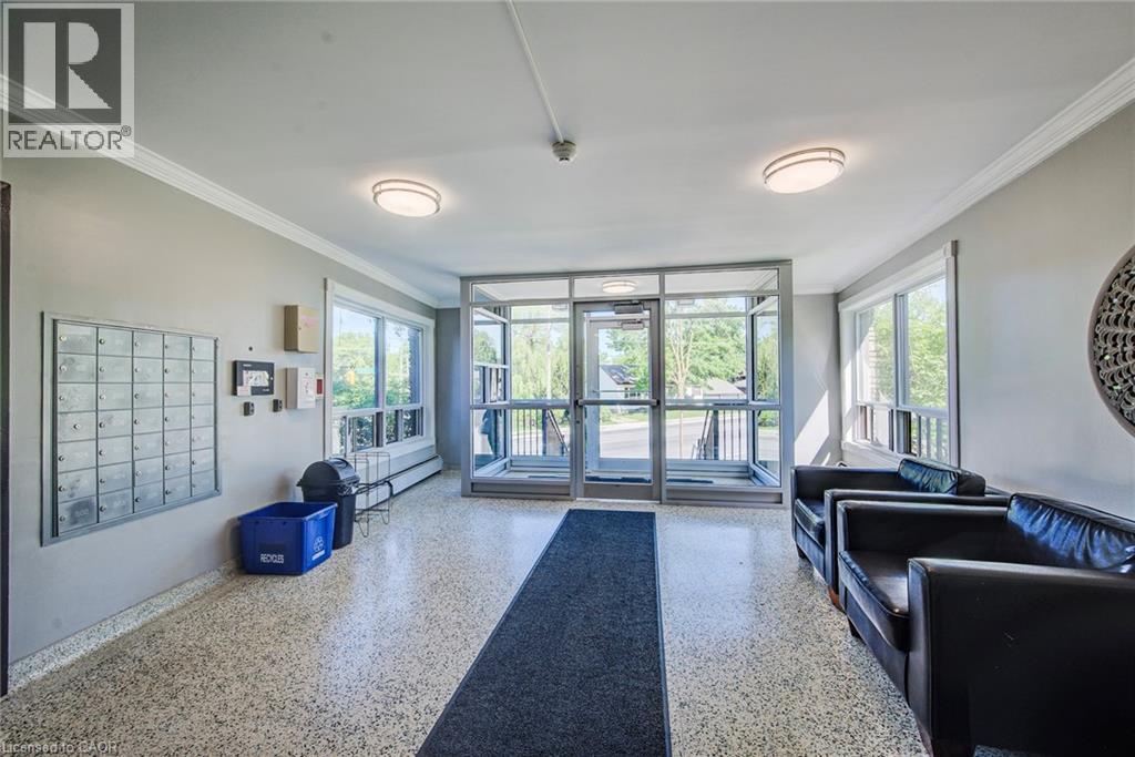283 Fairway Road N Unit# 302, Kitchener, Ontario  N2A 2P1 - Photo 3 - 40835306
