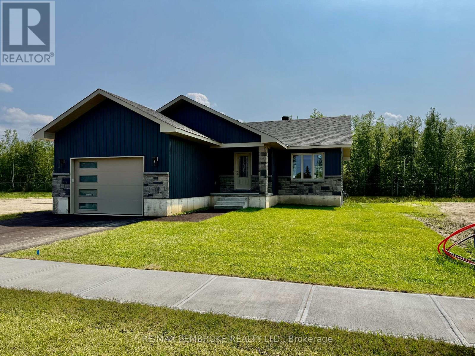 13 EDDY CRESCENT, Pembroke, Ontario