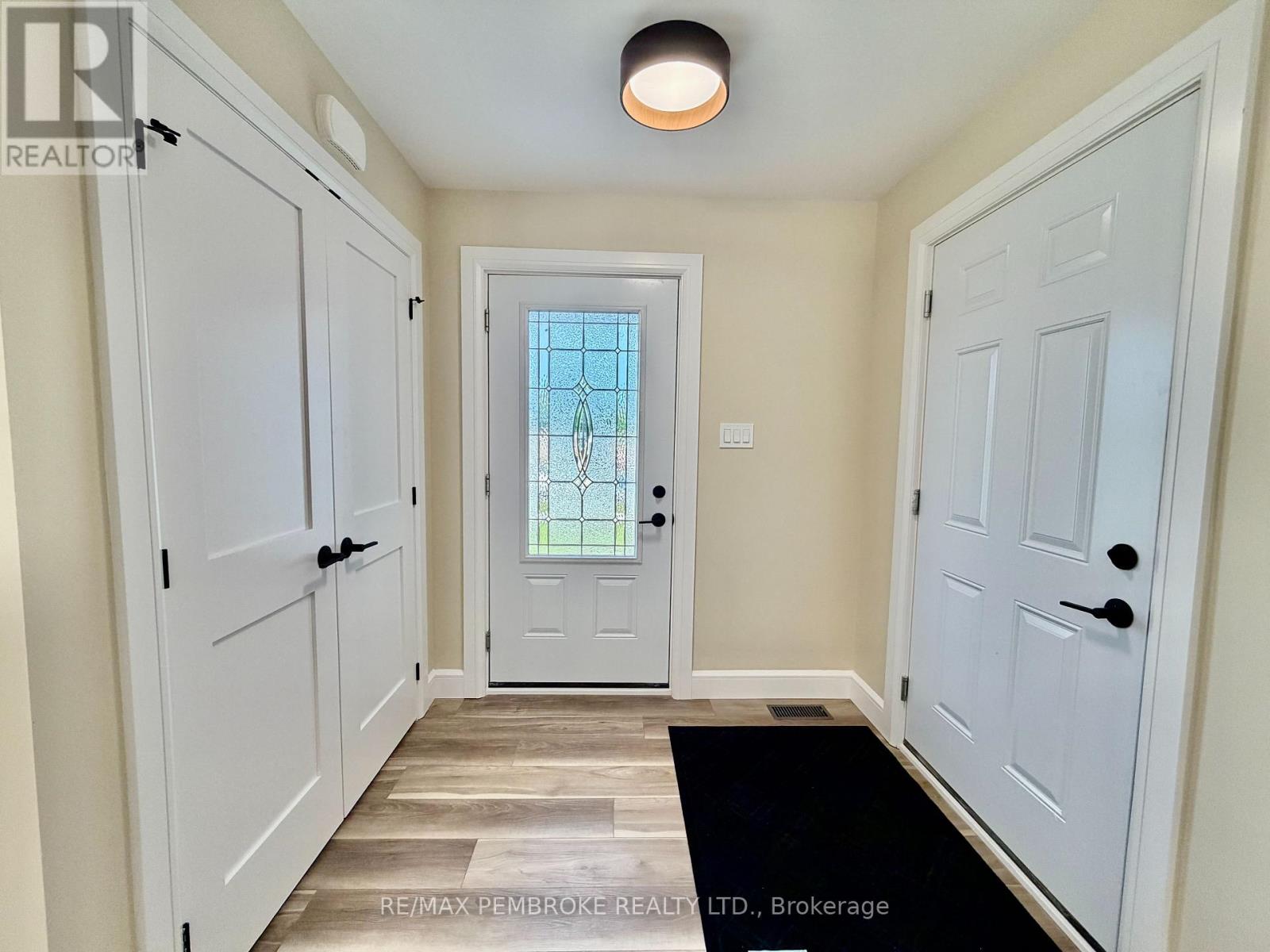 13 Eddy Crescent, Pembroke, Ontario  K8A 0M1 - Photo 4 - X13628046