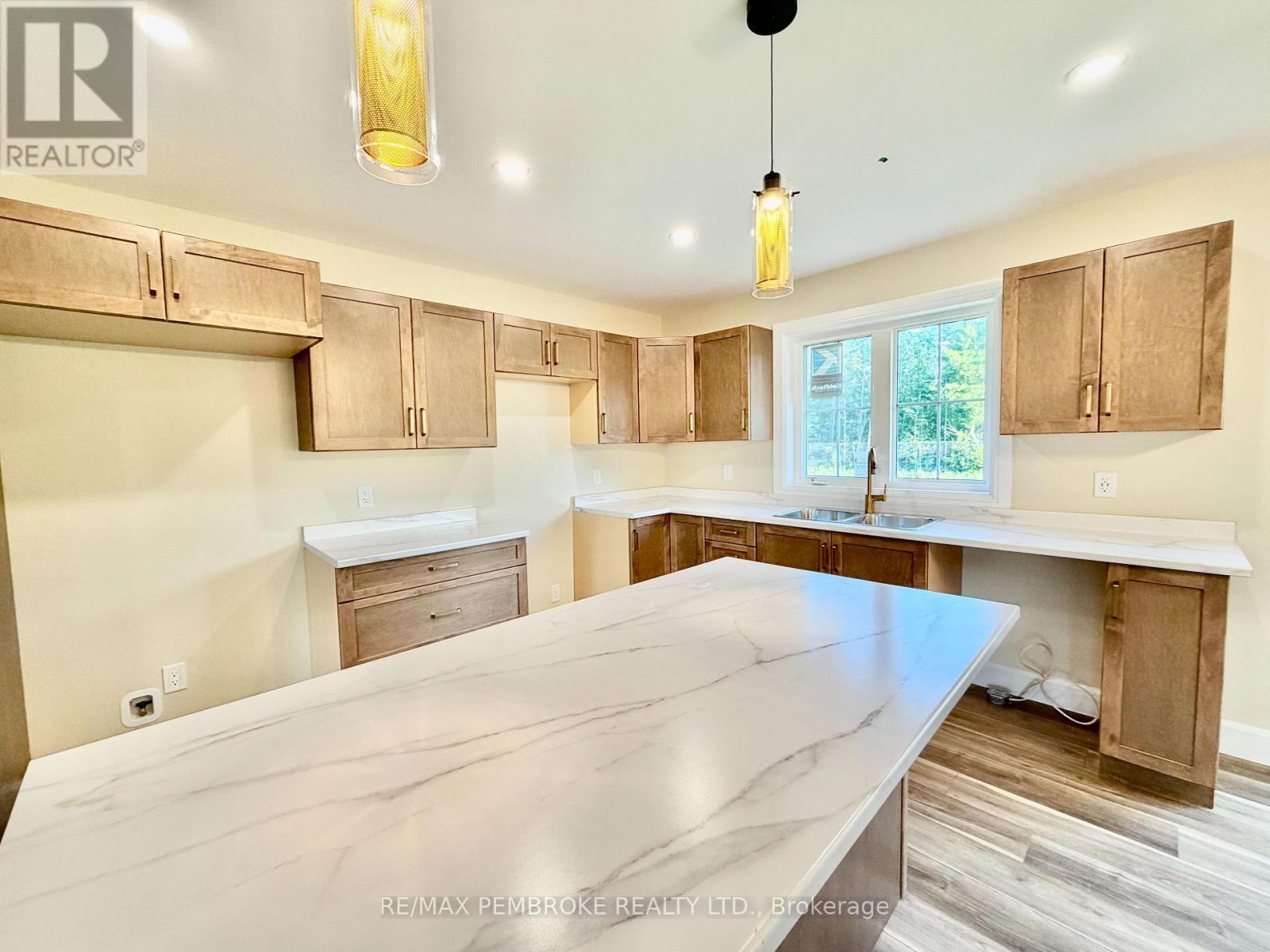 13 Eddy Crescent, Pembroke, Ontario  K8A 0M1 - Photo 6 - X13628046