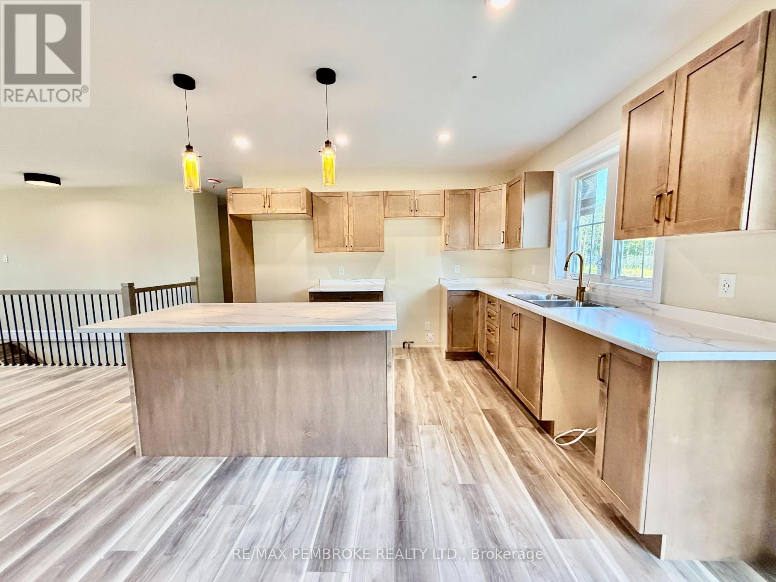 13 Eddy Crescent, Pembroke, Ontario  K8A 0M1 - Photo 9 - X13628046