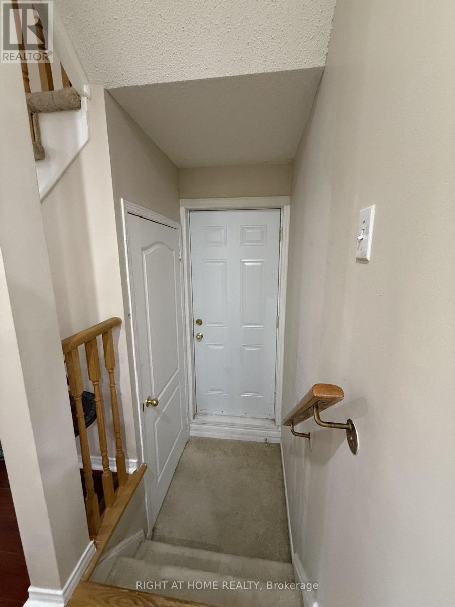 5986 Long Valley Road, Mississauga, Ontario  L5M 6K4 - Photo 17 - W13623774