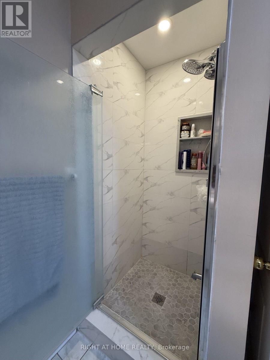 5986 Long Valley Road, Mississauga, Ontario  L5M 6K4 - Photo 12 - W13623774