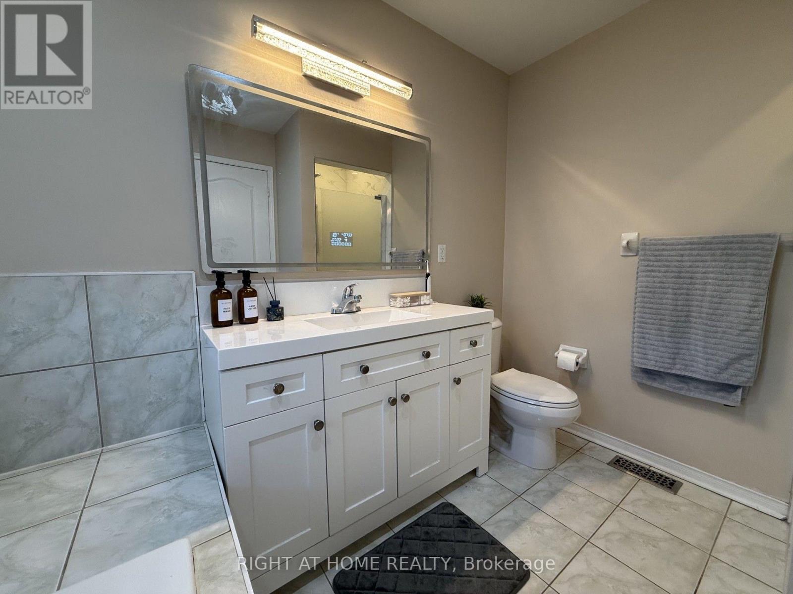 5986 Long Valley Road, Mississauga, Ontario  L5M 6K4 - Photo 11 - W13623774