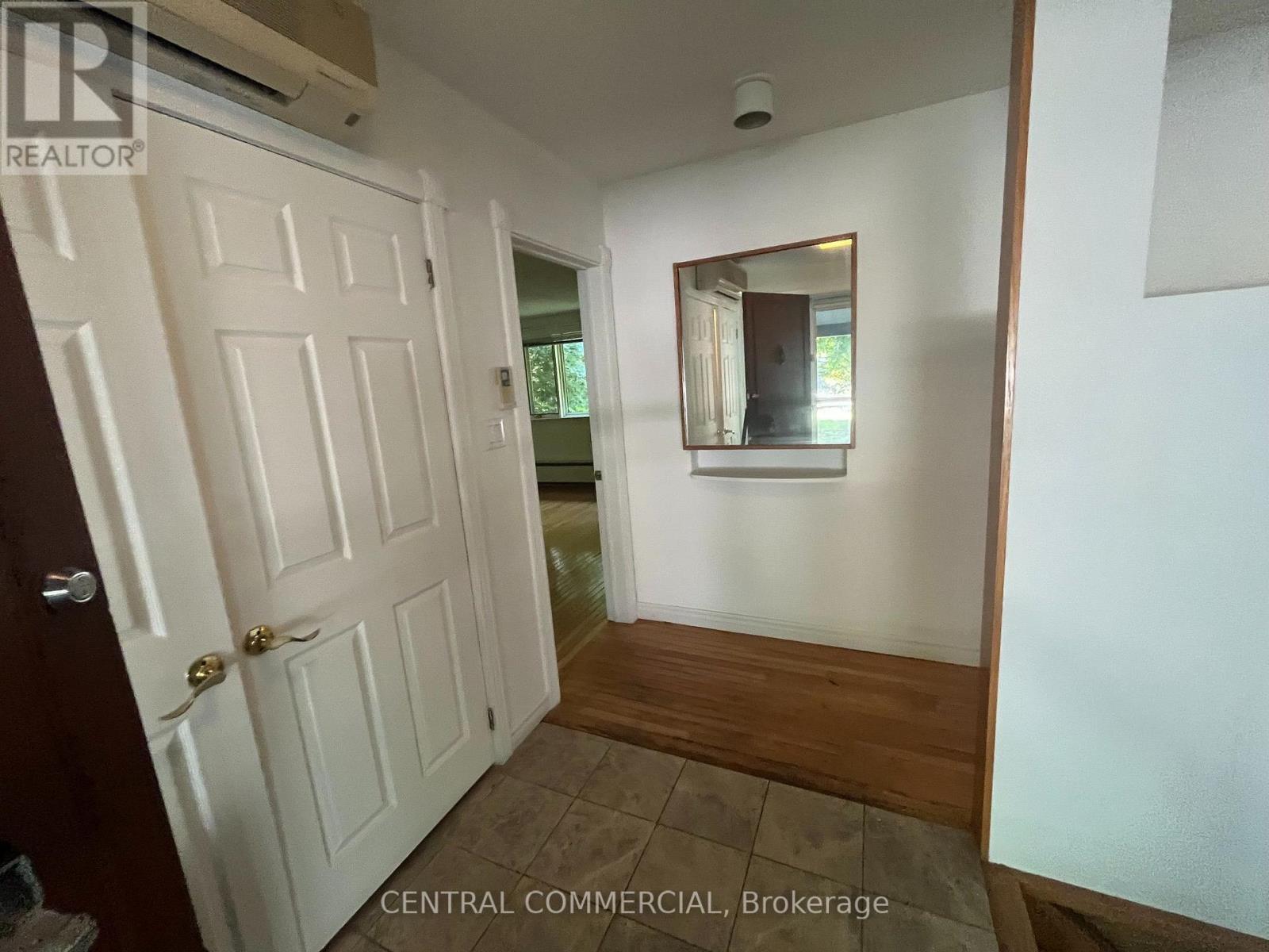 32 Heathview Avenue, Toronto, Ontario  M2K 2C1 - Photo 4 - C13606168