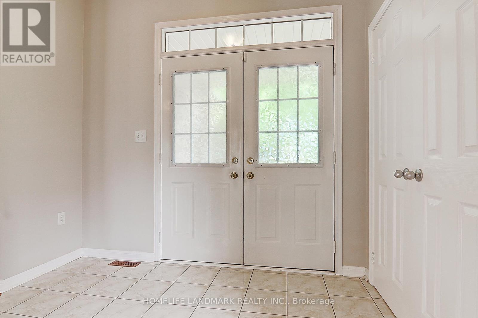51 Raffia Avenue, Richmond Hill, Ontario  L4E 4N1 - Photo 3 - N13524618
