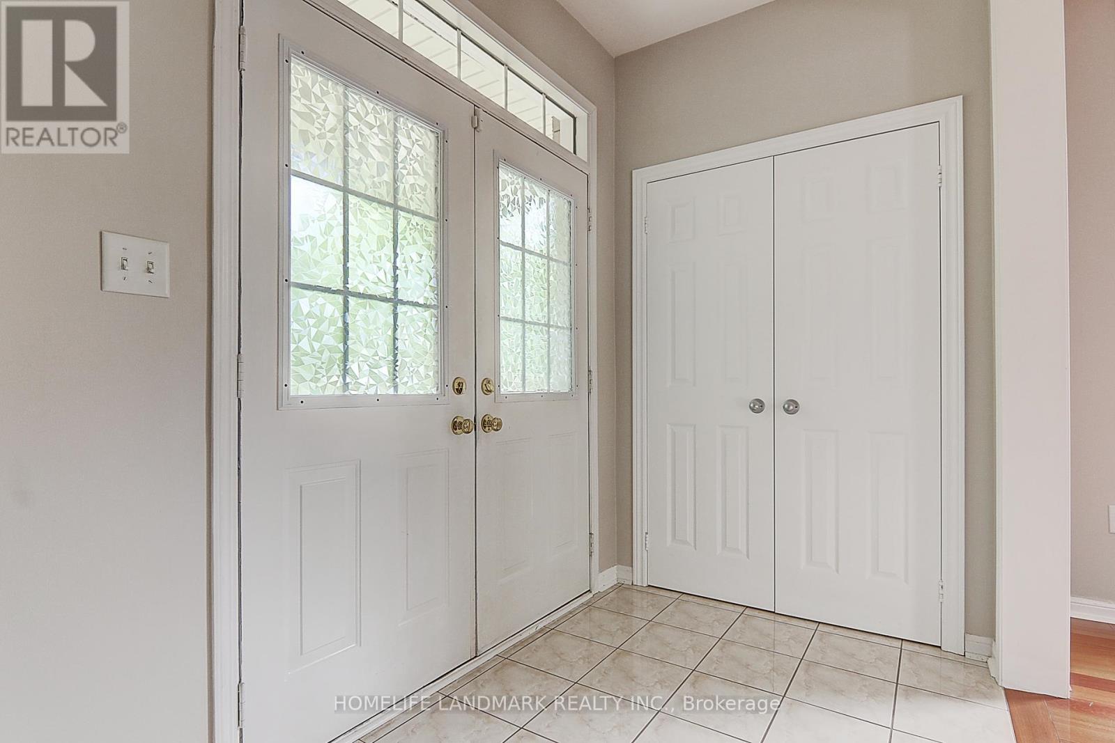 51 Raffia Avenue, Richmond Hill, Ontario  L4E 4N1 - Photo 4 - N13524618