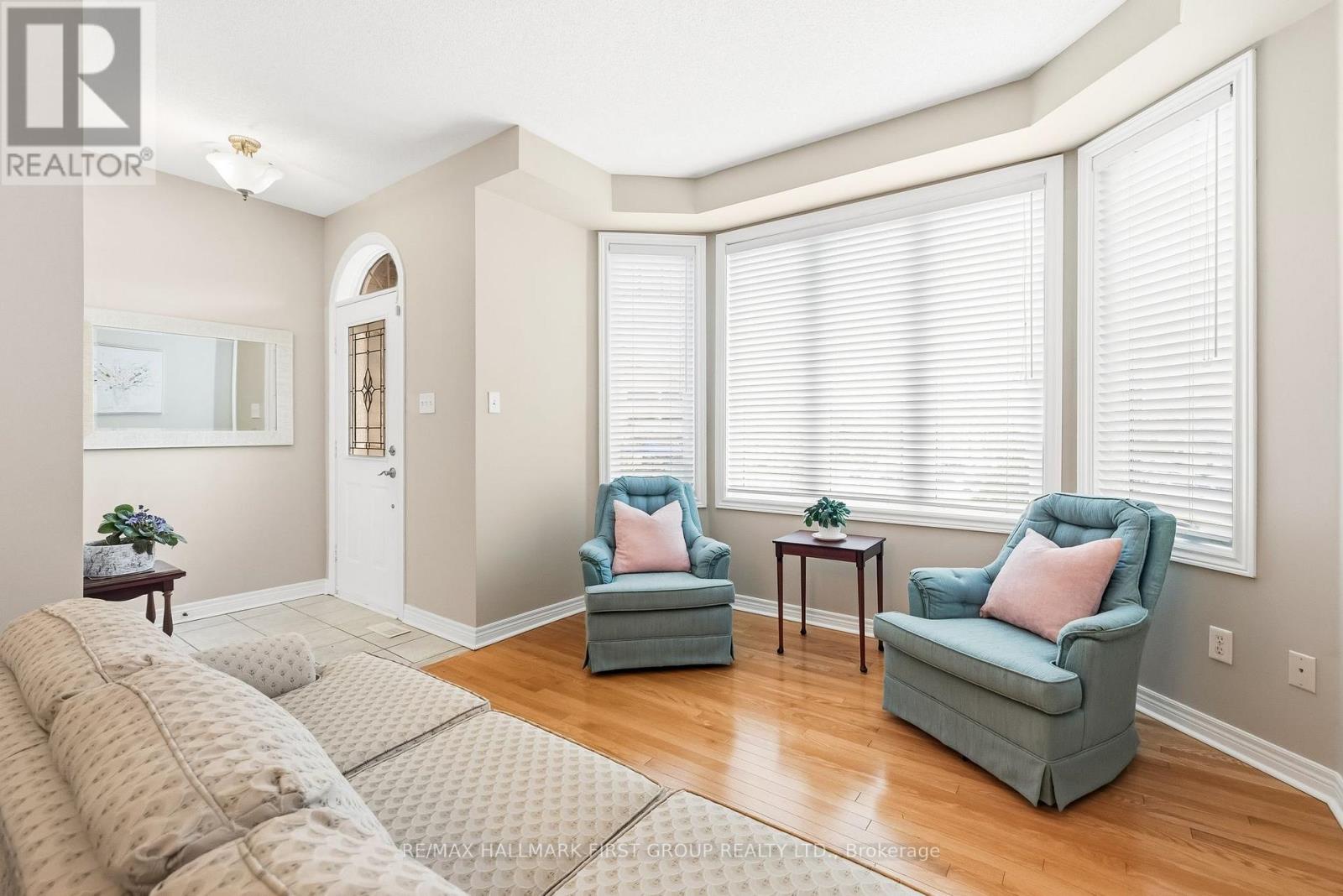 116 Riverlands Avenue, Markham, Ontario  L6B 1B6 - Photo 6 - N13424008