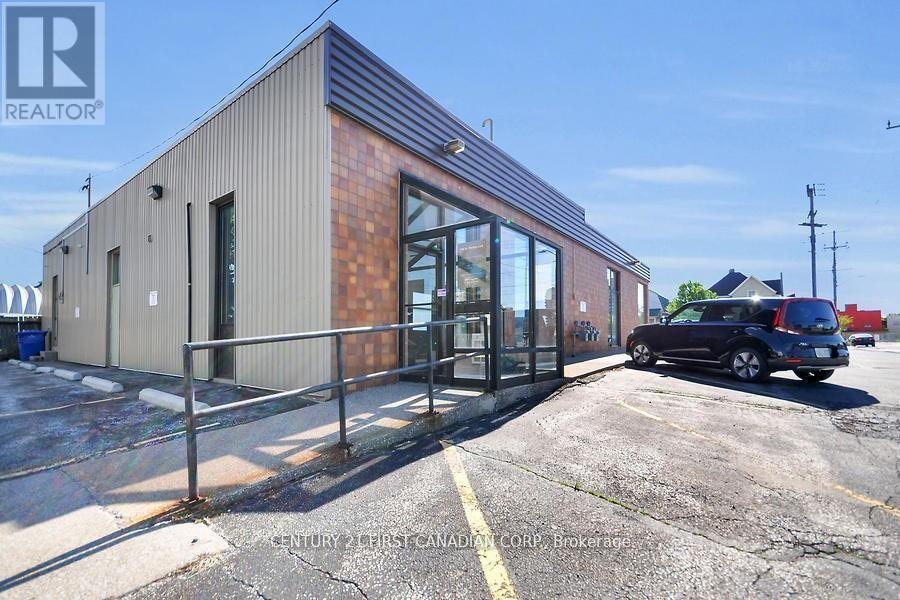120 Vidal Street N, Sarnia, Ontario N7T 5X5 - Photo 3 - X13628034