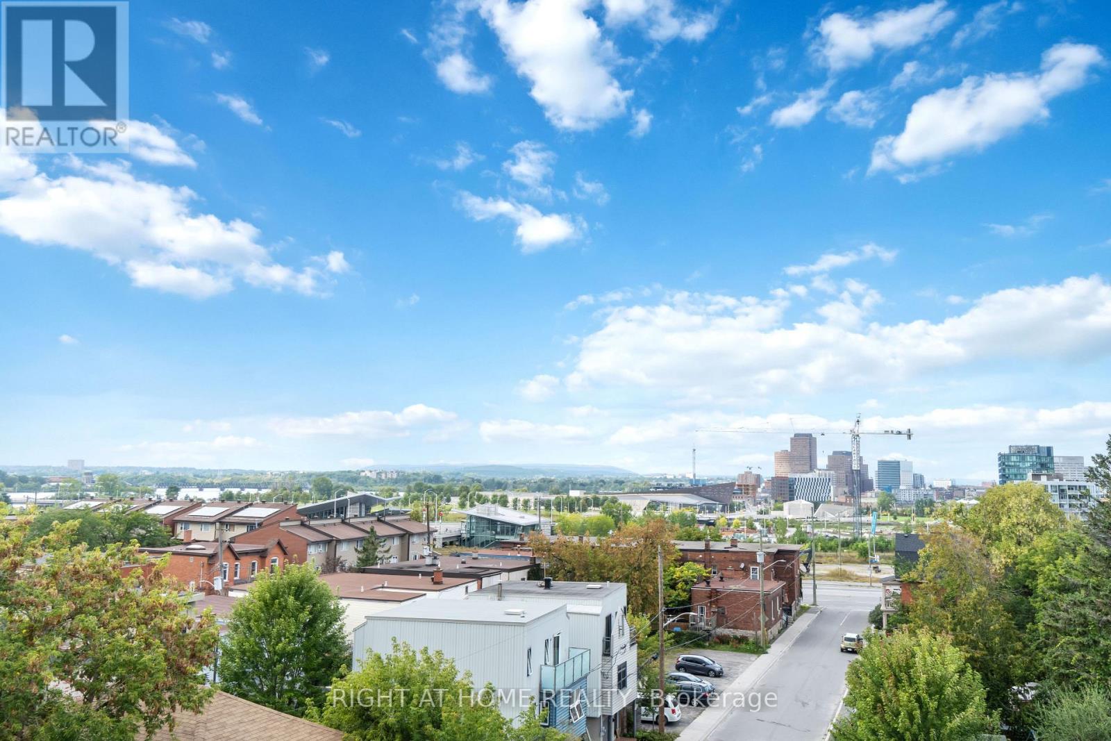 305 - 22 Perkins Street, Ottawa, Ontario  K1R 7G5 - Photo 4 - X12808792