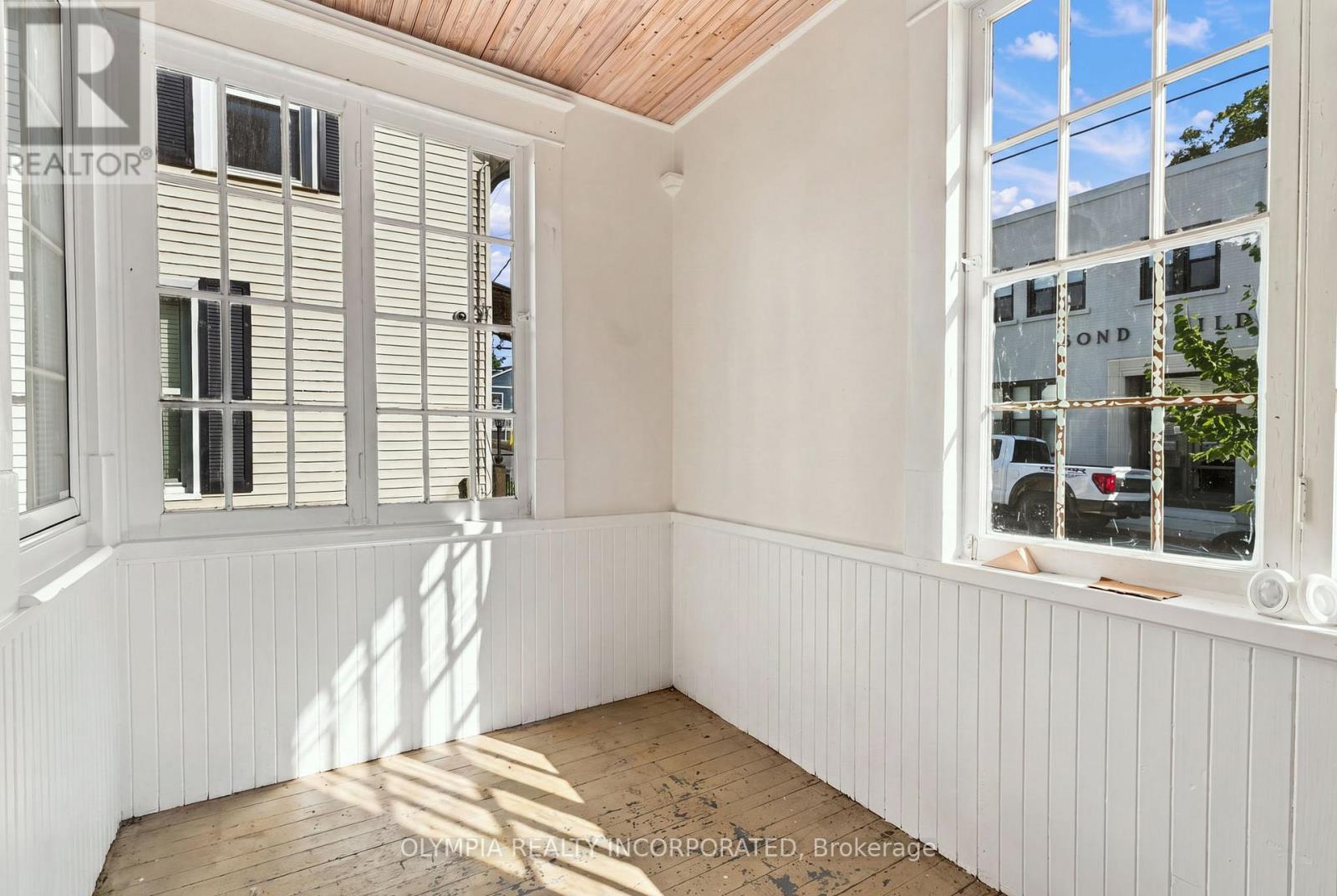 14 Bond Street, St. Catharines, Ontario  L2R 4Z2 - Photo 4 - X13627992