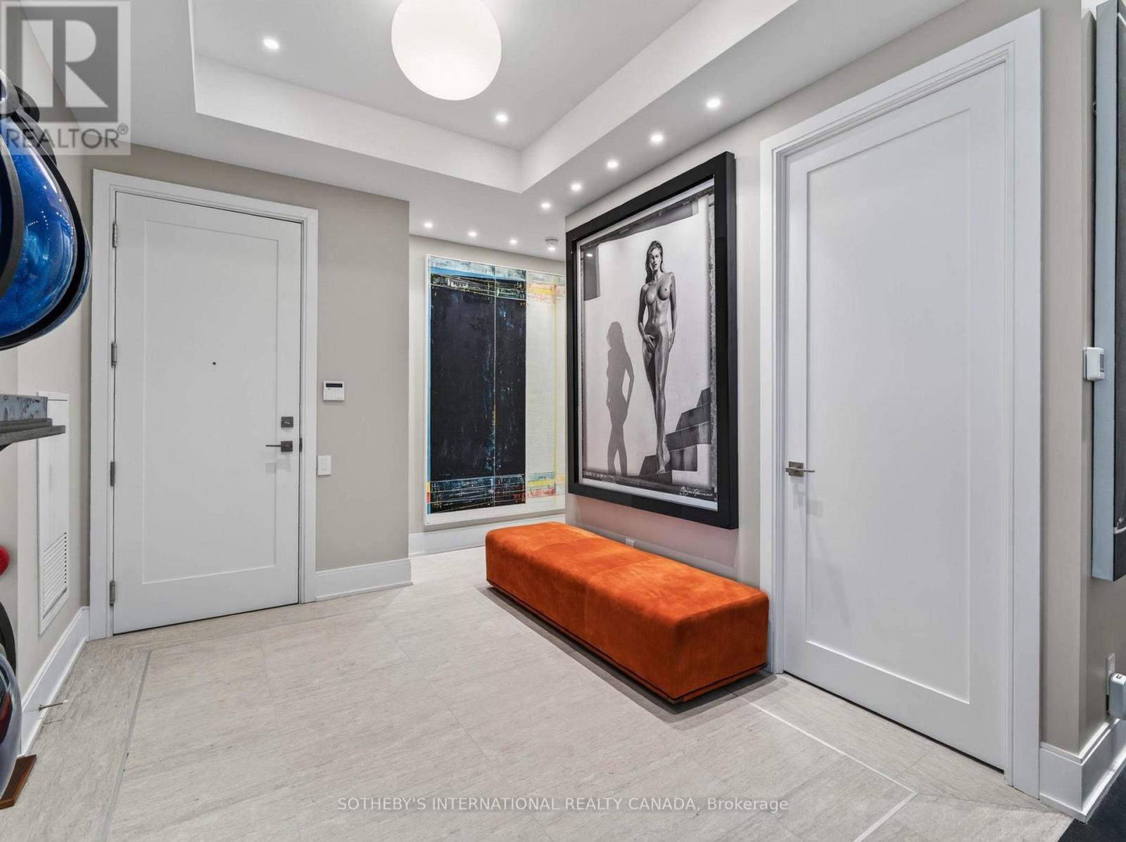 5501 - 50 Charles Street E, Toronto, Ontario  M4Y 0C3 - Photo 2 - C13628022