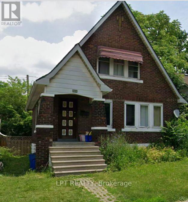 916 FELIX AVENUE, Windsor, Ontario