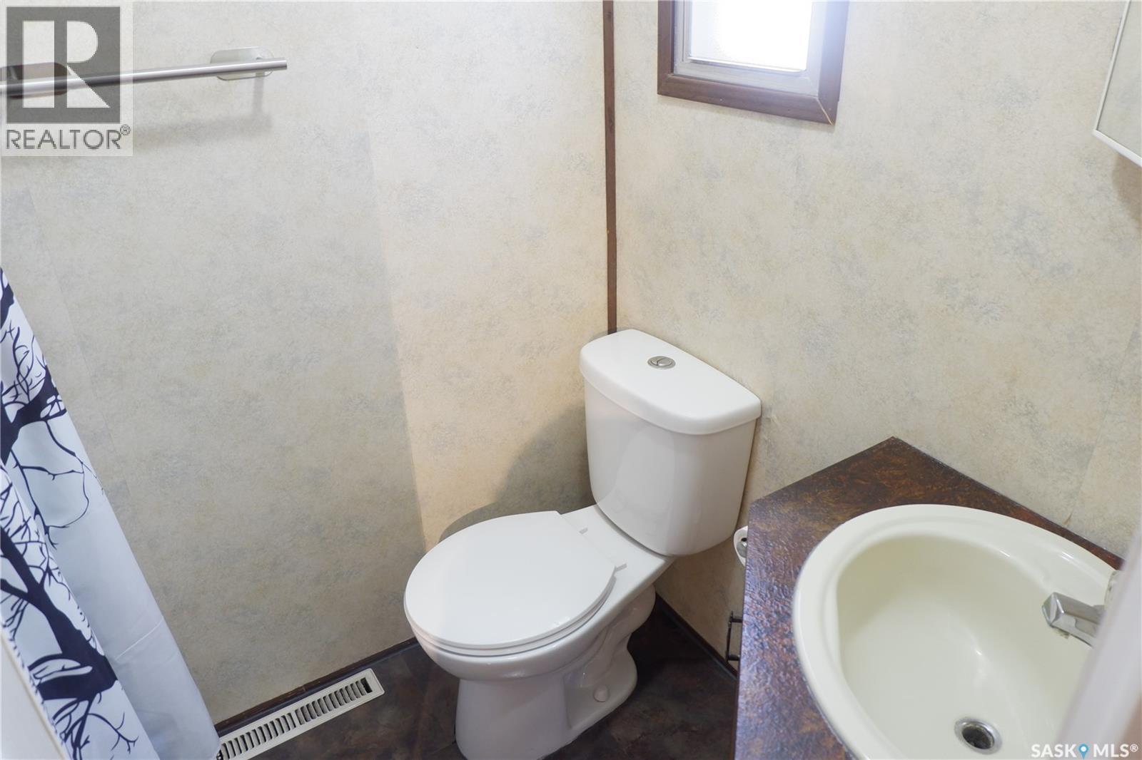 67 Sunrise Estates, Assiniboia, Saskatchewan  S0H 0B0 - Photo 11 - SK044266