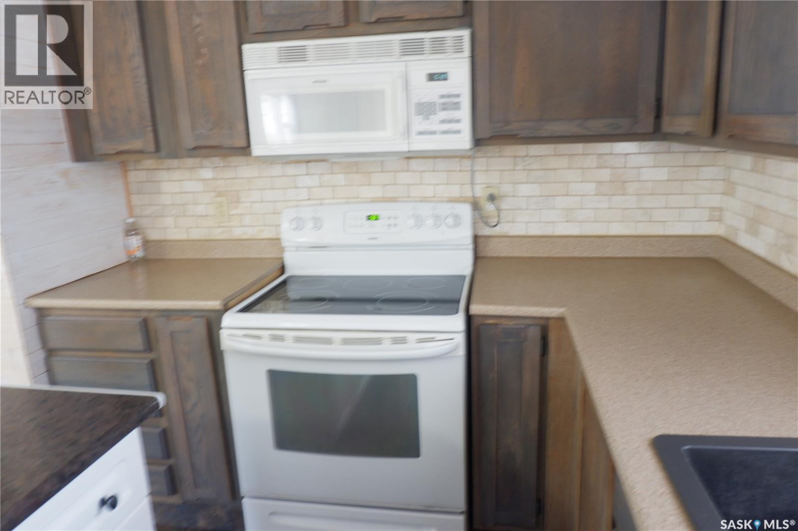 67 Sunrise Estates, Assiniboia, Saskatchewan  S0H 0B0 - Photo 5 - SK044266