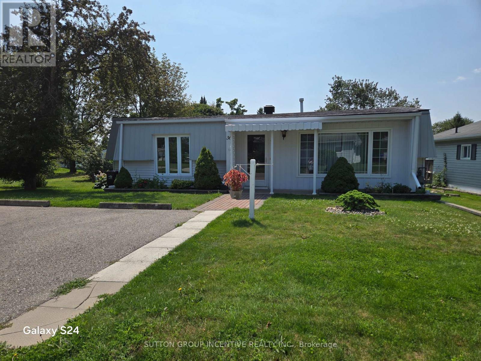 36 Weeping Willow Drive, Innisfil, Ontario  L9S 1P1 - Photo 1 - N13628098