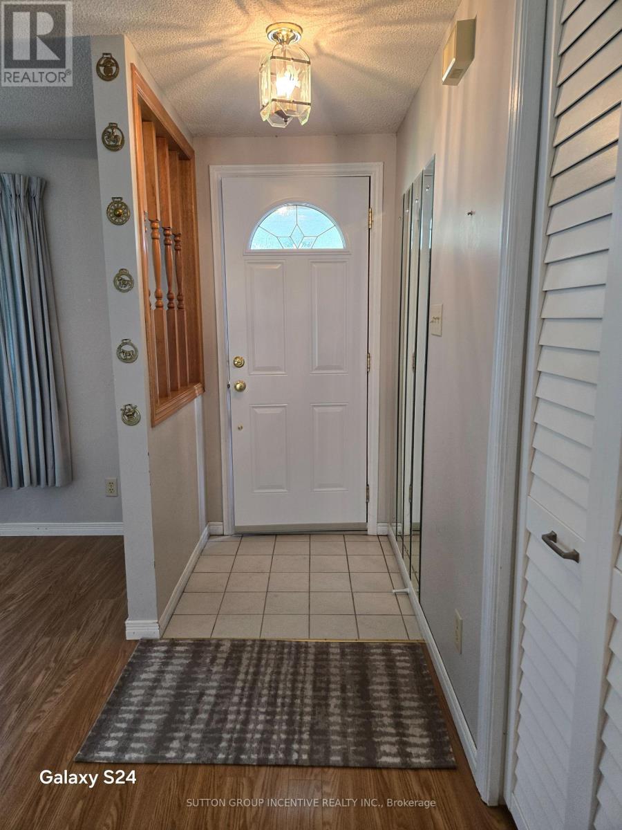 36 Weeping Willow Drive, Innisfil, Ontario  L9S 1P1 - Photo 2 - N13628098