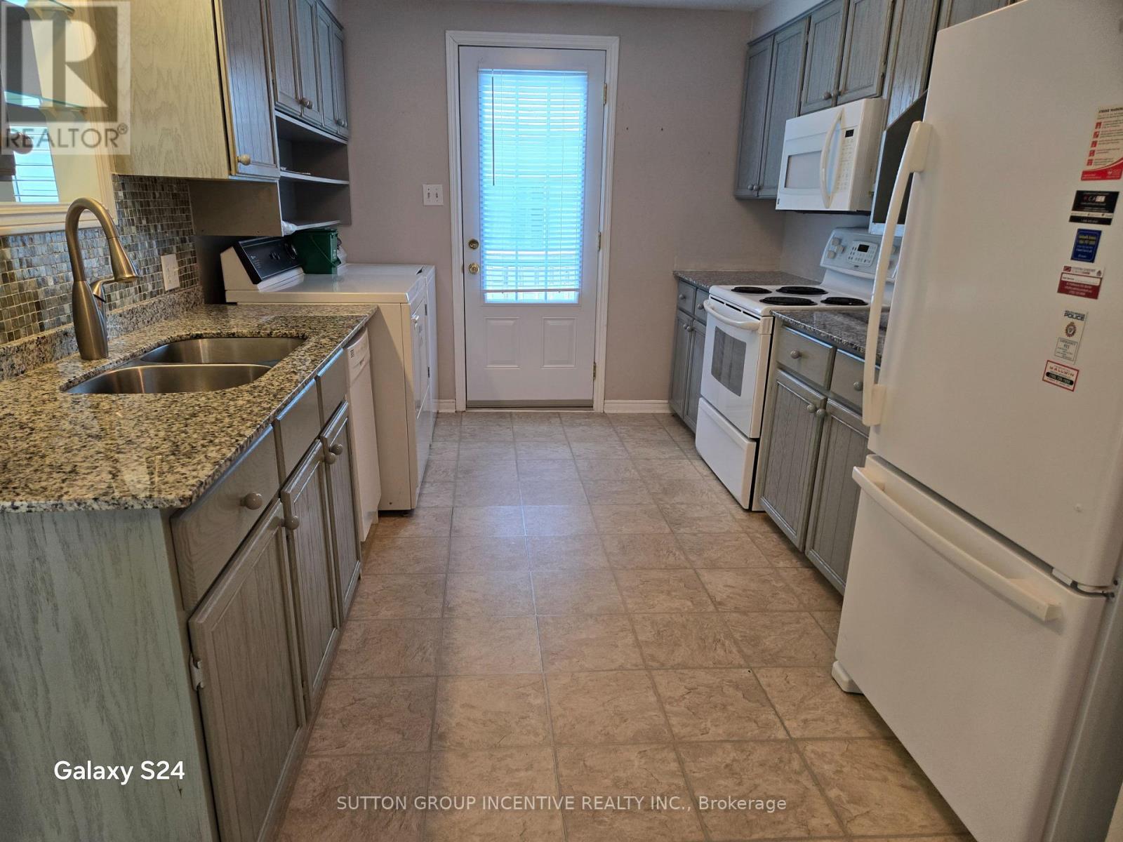 36 Weeping Willow Drive, Innisfil, Ontario  L9S 1P1 - Photo 6 - N13628098